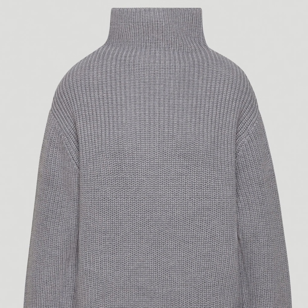 Wilfred Montpellier Turtleneck Knitted Merino Wool Oversized Sweater in Lilac